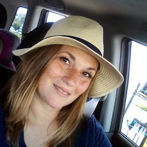 Meet your Posher, Christina